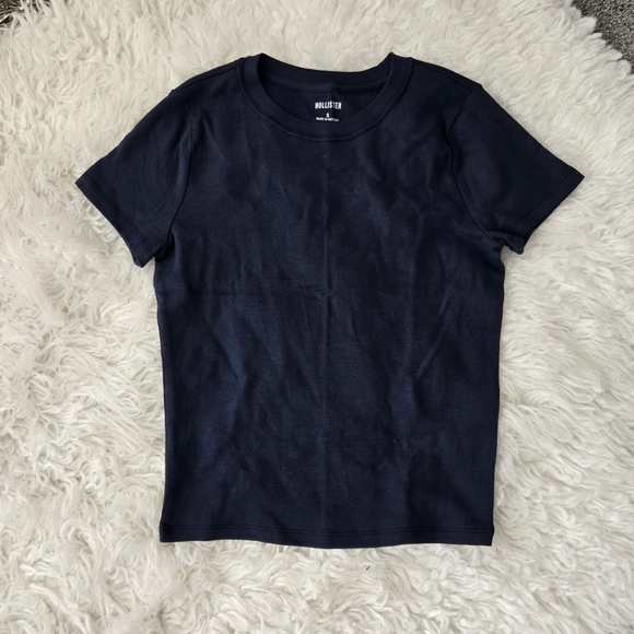 Hollister Tops - Hollister Basic Top. Navy. Size small. New